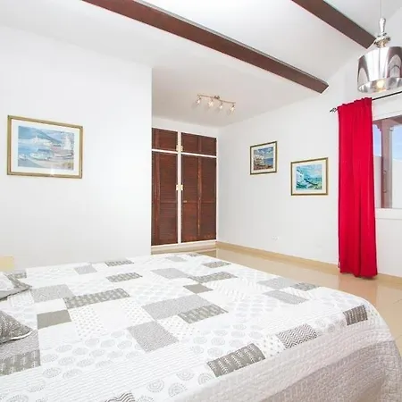 Puerto Del Carmen Sleeps 6 Pool Wifi
